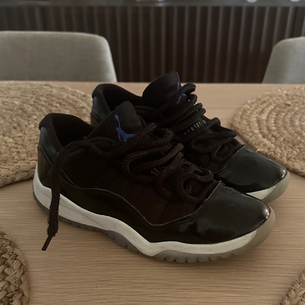 Jordan Men's Sneakers in Black and Blue